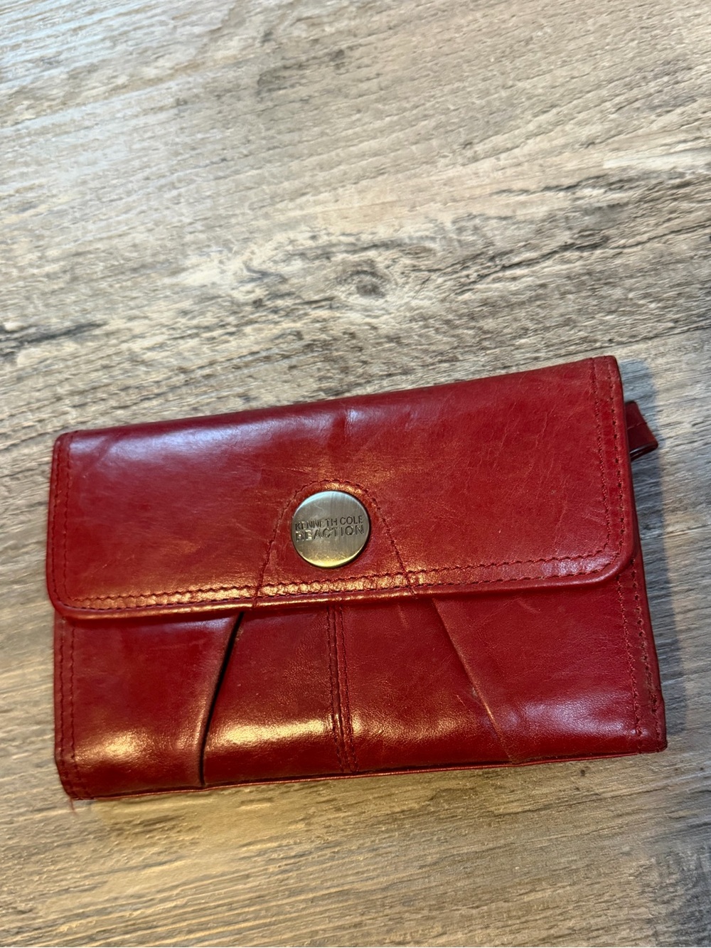 Kenneth Cole Reaction red genuine leather bifold wallet vintage